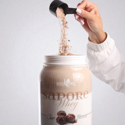 <p><strong>Café da Manhã</strong> – 2 scoops + leite ou iogurte + fruta.Uma refeição prática e completa para começar o dia com energia.</p>